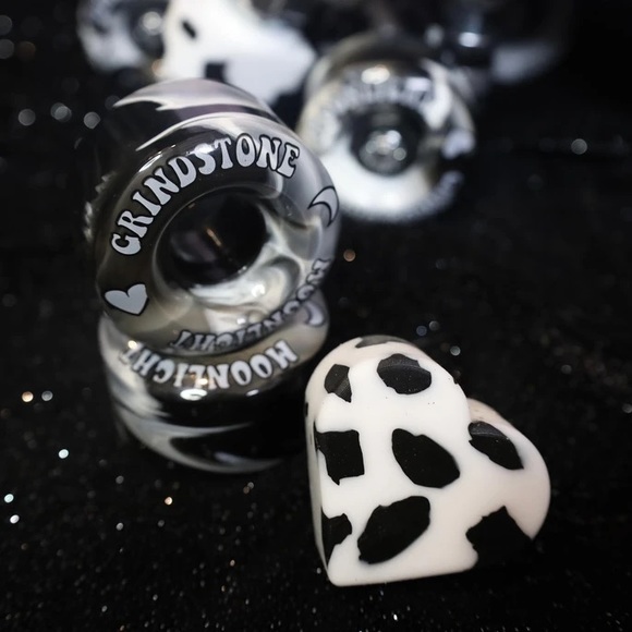 ‼️SOLD‼️ Moonlight Roller x Grindstone Cosmic Quartz Size 9 - Picture 10 of 11